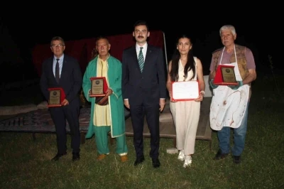 Lise &ouml;ğrencilerinin d&uuml;zenlediği ecdat şenliği b&uuml;y&uuml;k beğeni topladı
