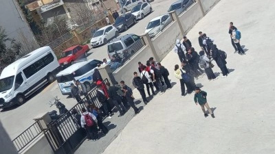 Lise &ouml;n&uuml;nde silahlı saldırı: &Ouml;ğrenciye kurusıkı ile ateş a&ccedil;ıldı