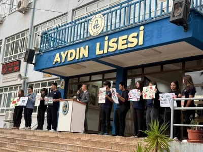 Liseli gençler Gazze’deki zulme dikkat çekti
