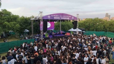 Liseli m&uuml;zisyenler 15&rsquo;inci kez Nil&uuml;fer&rsquo;de buluştu
