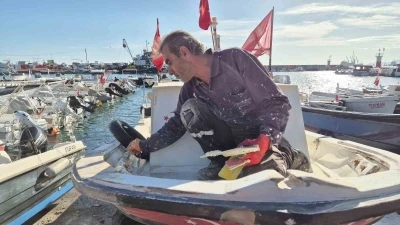 Lodos tekneleri hapsetti
