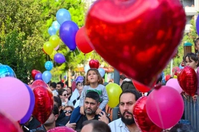Lösemiyi 2’nci kez yenen Atlas için Beşiktaş’ta balonlar gökyüzüne bırakıldı

