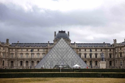 Louvre Müzesi’nde 88 milyon dolarlık soygunun ardından &quot;100 kameralık&quot; ekstra önlem
