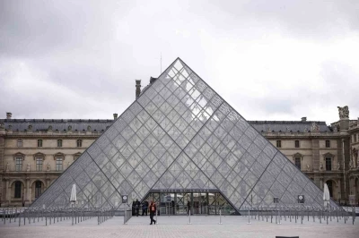 Louvre soygununda 2 şüpheli gözaltına alındı

