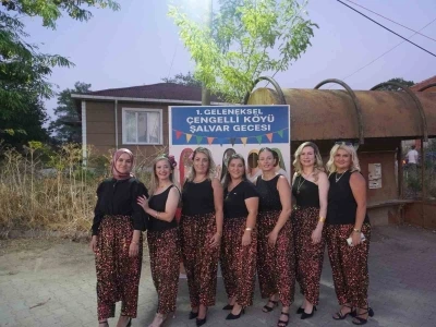 Lüleburgaz’da &quot;Şalvar Gecesi&quot; renkli görüntülere sahne oldu
