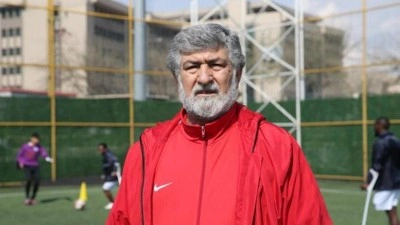 Ma&ccedil; sırasında kalp krizi ge&ccedil;iren antren&ouml;r Mustafa Bebe hayatını kaybetti!