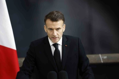 Macron ve Pezeşkiyan telefonda g&ouml;r&uuml;şt&uuml;
