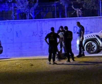 Madde bağımlısı sokak ortasına yığılıp kaldı