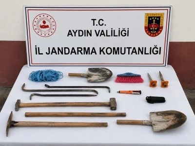 Magnesia Antik Kenti&rsquo;nde ka&ccedil;ak kazıya su&ccedil;&uuml;st&uuml;: 3 ş&uuml;pheli yakalandı

