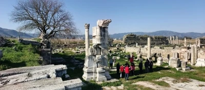 Magnesia Antik Kenti&rsquo;nde tarih ve doğa aynı rotada
