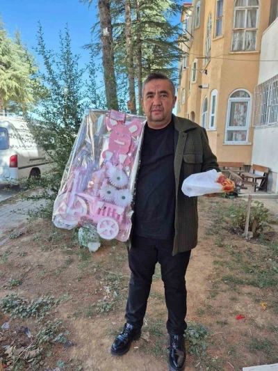 Mahalle muhtarından örnek davranış
