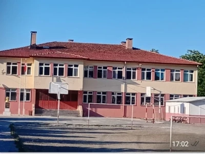 Mahalleler ortaokulun kapanmasına karşı
