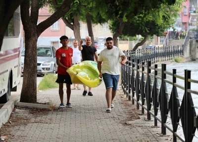 Mahalleli boğulmalara karşı &rsquo;Cankurtaran&rsquo; ekibi kurdu
