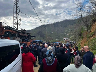 Mahkeme kararına rağmen yapılmak istenen sondaja k&ouml;yl&uuml;ler m&uuml;dahale etti
