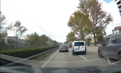 Makas anı kamerada...Kazaya ramak kaldı
