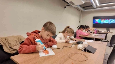 Maker At&ouml;lyeleri Kartallı &ouml;ğrencileri bilim ve teknolojiyle buluşturuyor

