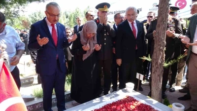 Malatya&rsquo;da 15 Temmuz şehitleri mezarları başında anıldı
