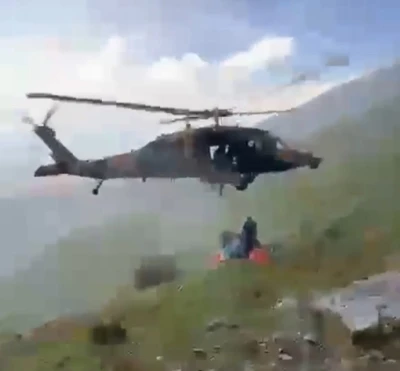 Malatya&rsquo;da dağlık alanda kalp krizi ge&ccedil;iren vatandaş askeri helikopterle kurtarıldı
