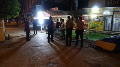 Malatya’da dönercide bıçaklı kavga: 2 yaralı
