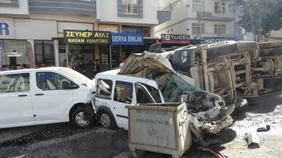 Malatya’da freni patlayan hafriyat kamyonu dehşet saçtı: 5 yaralı
