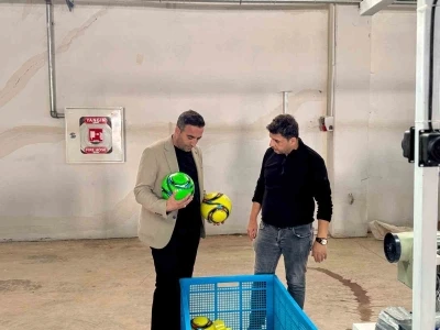 Malatya’da futbol topu üretimine başlandı
