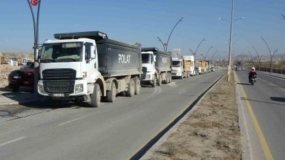 Malatya’da hafriyat kamyonu sürücülerinden ceza protestosu
