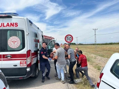 Malatya&rsquo;da iki hafif ticari ara&ccedil; &ccedil;arpıştı: 3 yaralı
