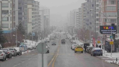 Malatya&rsquo;da kar ve sis etkili oluyor
