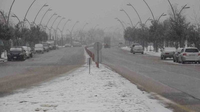 Malatya&rsquo;da kar yağışı nedeniyle kamu personeline idari izin ve motosikletlere trafik yasağı
