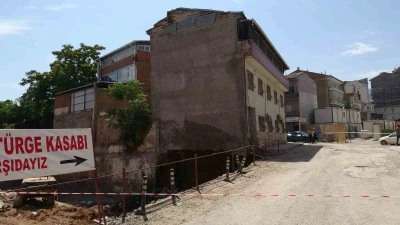 Malatya&rsquo;da kazı sırasında temelinde g&ouml;&ccedil;&uuml;k meydana gelen apartman boşaltıldı
