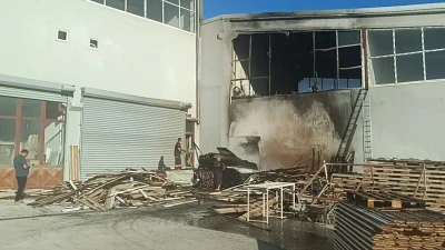 Malatya’da mobilya imalathanesinde korkutan yangın
