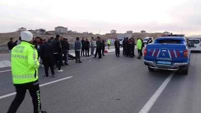 Malatya&rsquo;da otomobilin &ccedil;arptığı 16 yaşındaki &ccedil;ocuk hayatını kaybetti
