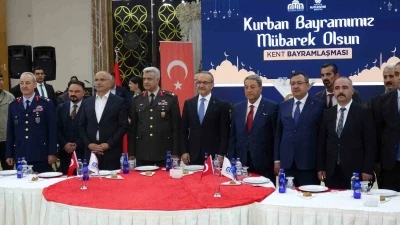 Malatya&rsquo;da resmi bayramlaşma t&ouml;reni d&uuml;zenlendi
