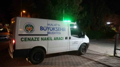 Malatya&rsquo;da tırla &ccedil;arpışan motosiklet s&uuml;r&uuml;c&uuml;s&uuml; hayatını kaybetti
