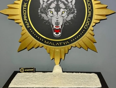 Malatya&rsquo;da yolcu otob&uuml;s&uuml;nde 11 kilo 400 gram metamfetamin ele ge&ccedil;irildi
