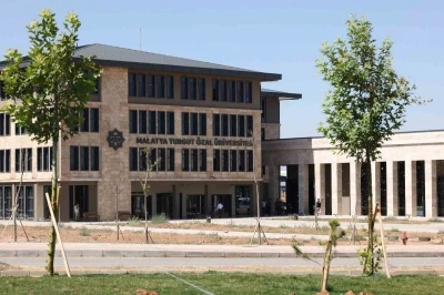 Malatya Turgut &Ouml;zal &Uuml;niversitesi 8 yaşında
