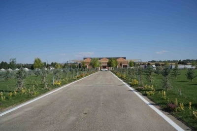 Malazgirt’te 1071 çiçek dikildi
