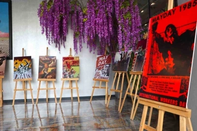 Maltepe&rsquo;de 1 Mayıs afişleri sergisi a&ccedil;ıldı
