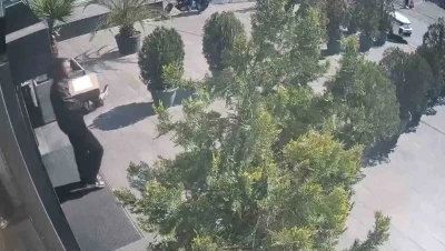 Maltepe&rsquo;de "kargoyla" uyuşturucu teslimatına baskın: 5 bin 400 gram marihuana ele ge&ccedil;irildi

