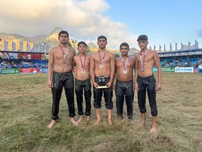 Manavgat Belediyesi Güreş Kulübü pehlivanları, Gökbel Er Meydanı’ndan madalyalarla döndü
