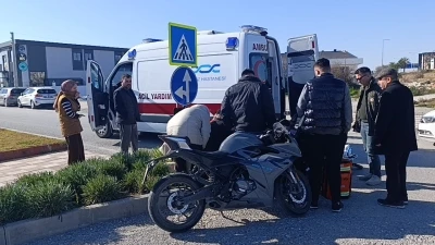 Manavgat&rsquo;ta devrilen morosiklet s&uuml;r&uuml;c&uuml;s&uuml; yaralandı
