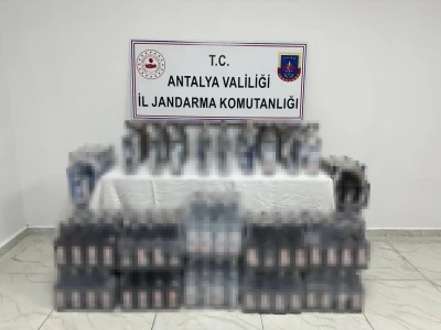 Manavgat’ta durdurulan araçtan 400 litre kaçak ve sahte içki ele geçirildi
