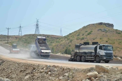 Manavgat’ta grup yolları asfaltlanıyor
