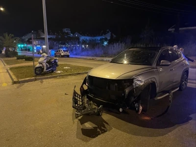 Manavgat’ta motosikletle otomobil çarpıştı: 1 yaralı
