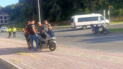 Manavgat&rsquo;ta motosikletler &ccedil;arpıştı: 2 yaralı
