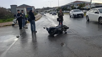 Manavgat&rsquo;ta otomobille &ccedil;arpışan motosikletli yaralandı
