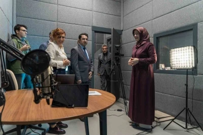 Manisa CBÜ Radyo ve Stüdyosu açıldı
