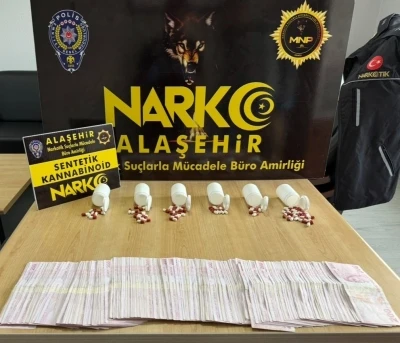 Manisa&rsquo;da 4 adrese eş zamanlı narkotik baskını
