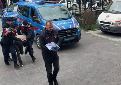 Manisa&rsquo;da 4 aile ferdini &ouml;ld&uuml;ren ş&uuml;pheli adliyeye sevk edildi
