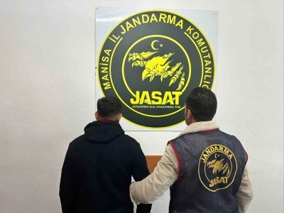 Manisa&rsquo;da 66 yıl 4 ay hapis cezasıyla aranan 18 yaşındaki şahıs yakalandı
